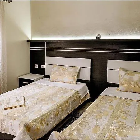 Leo Lux Bed & Breakfast 4*