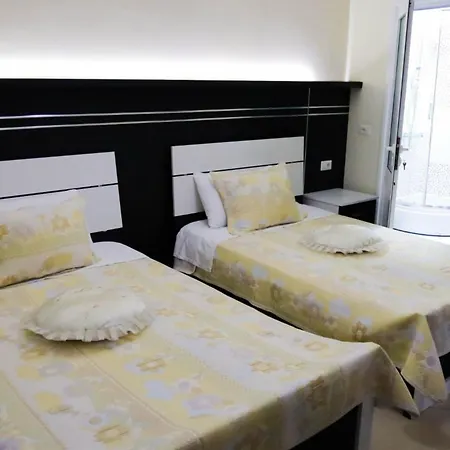 Leo Lux 3* Korce